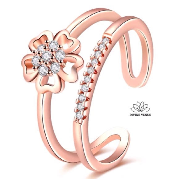 Rose Gold Flower Ring | Brass & Cubic Zirconia - Picture 2 of 7